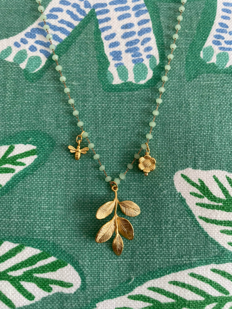 Bougainvillea Café Flora & Fauna Necklace in Fern