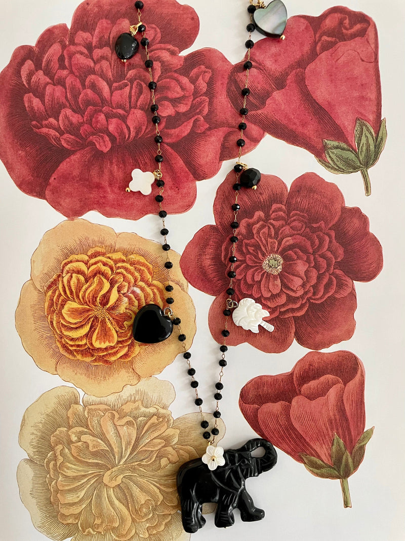 Bougainvillea Café Pondicherry Necklace in Noir